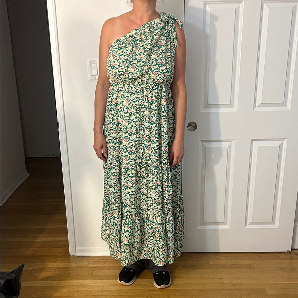 Elegant Green Floral One-Shoulder Dress